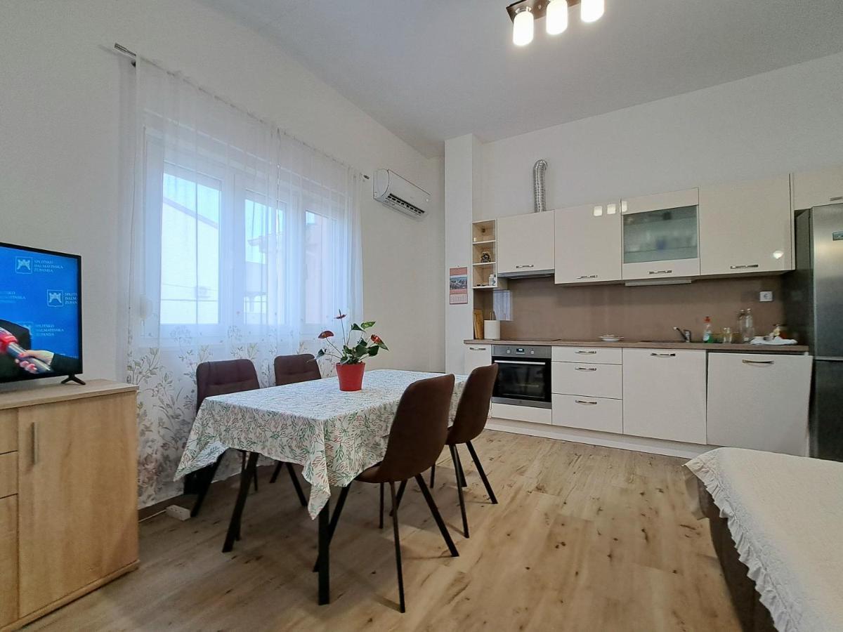 Holiday Apartman Kaštela エクステリア 写真
