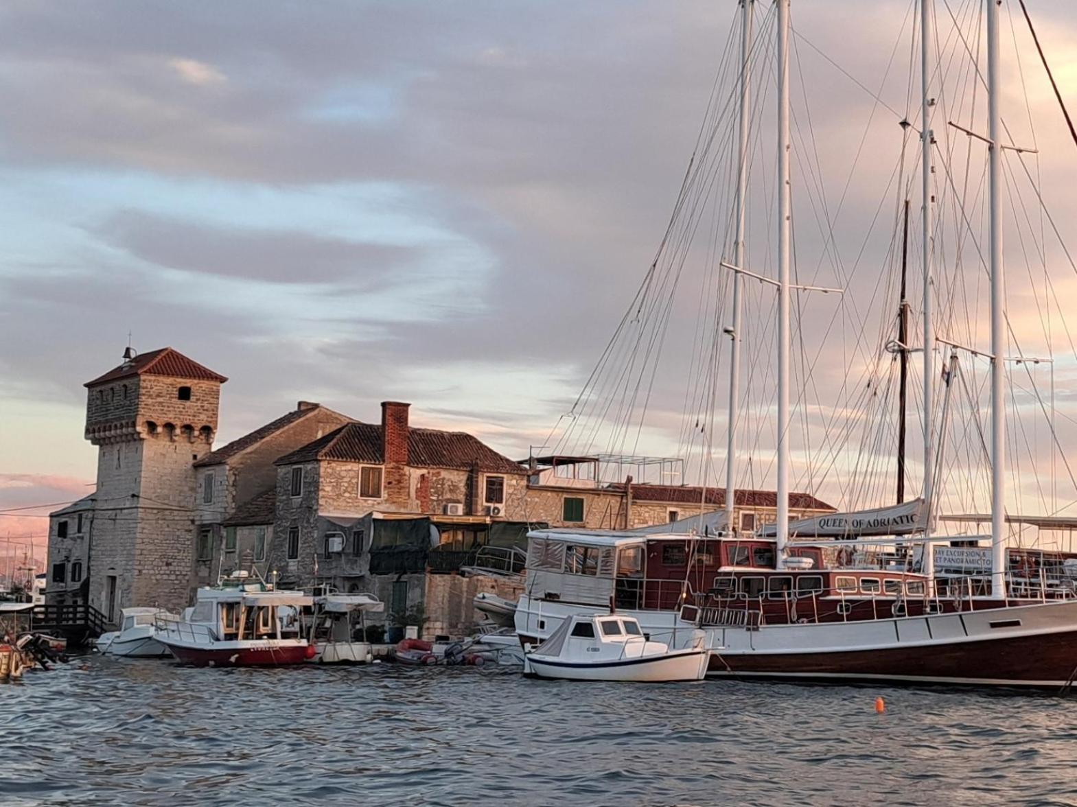 Holiday Apartman Kaštela エクステリア 写真