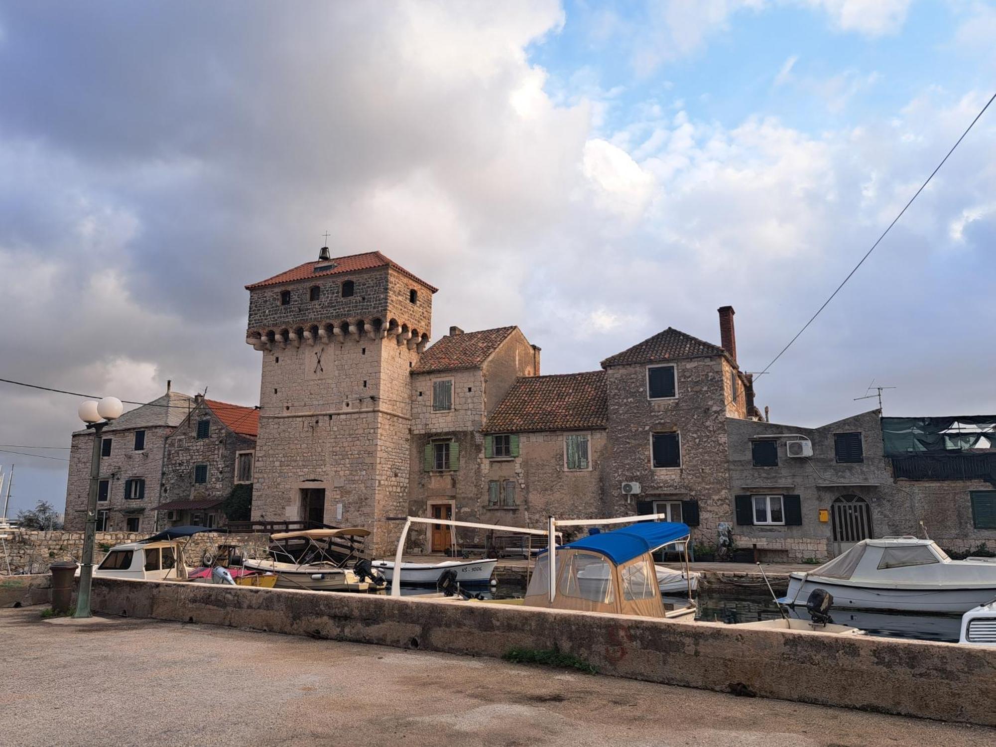 Holiday Apartman Kaštela エクステリア 写真